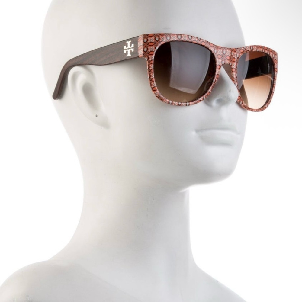 Like new Tory Burch Cat-Eye Sunglasses